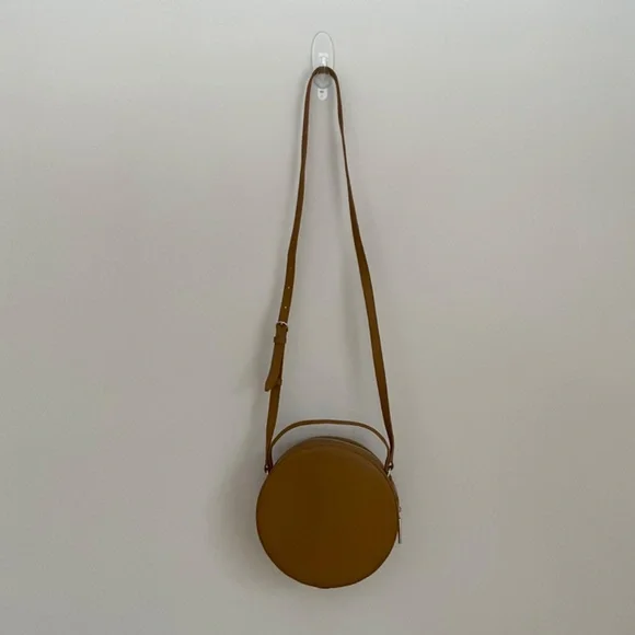 PB 0110 Round Cross-Body Bag - Picture 4 of 10